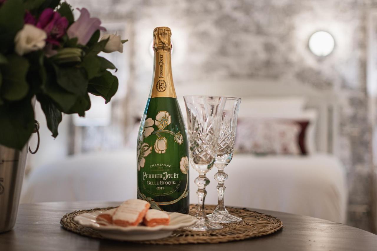 The French Boudoir Apartment Еперне Екстериор снимка