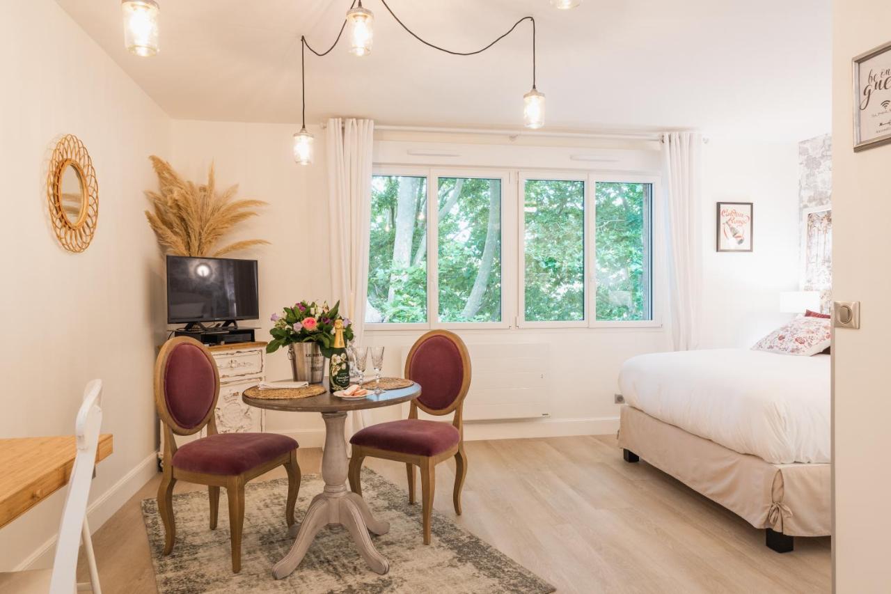 The French Boudoir Apartment Еперне Екстериор снимка